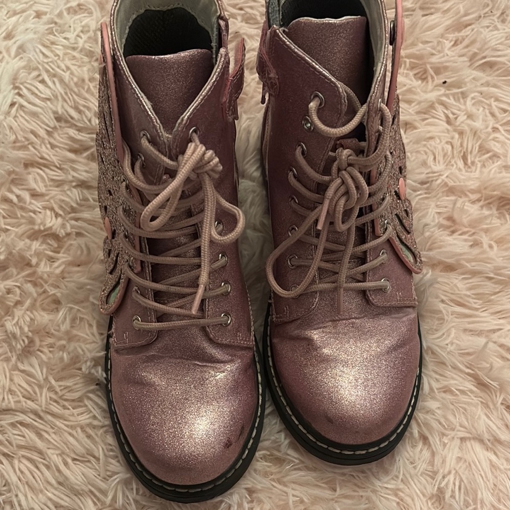 Butterfly boots